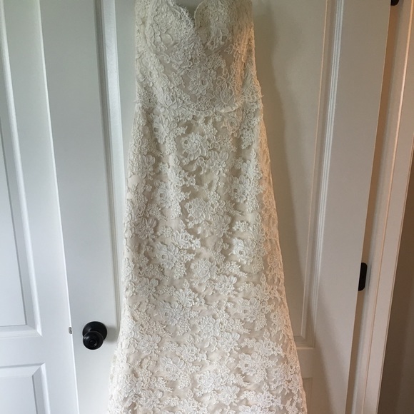 Ivory Lace/Vintage Wedding Gown - Picture 7 of 8